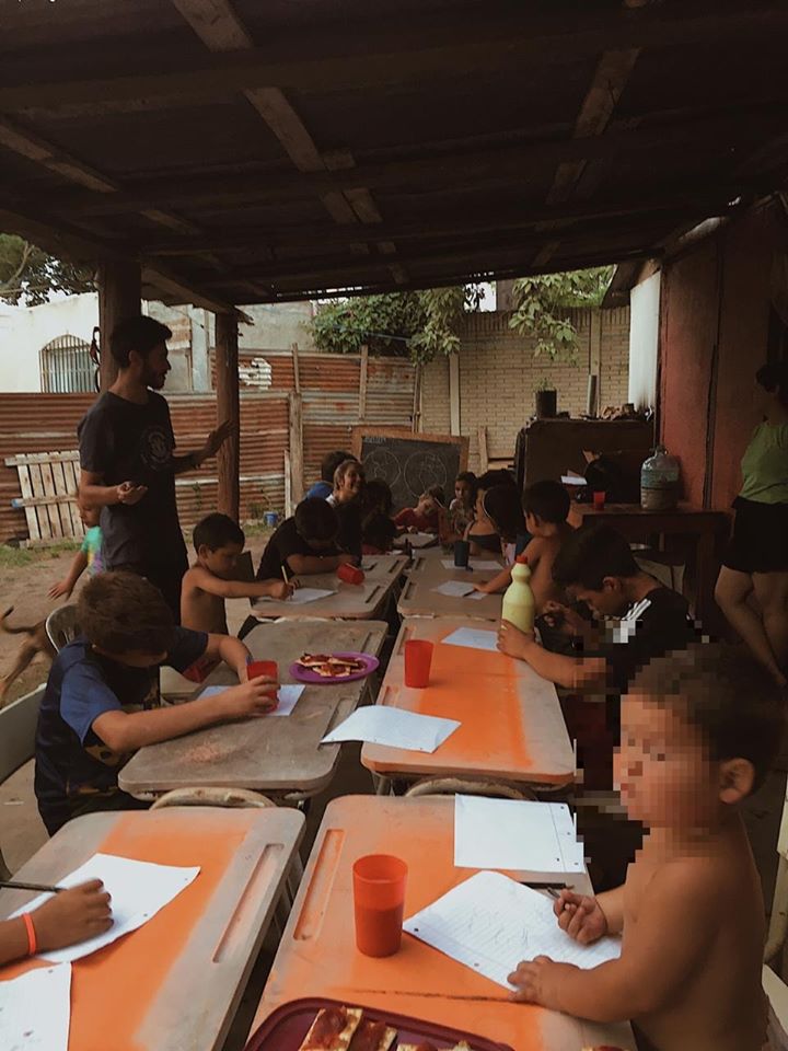 Trabajo de prevención y entrega de donaciones en el Comedor "Un Futuro para los CHICOS"